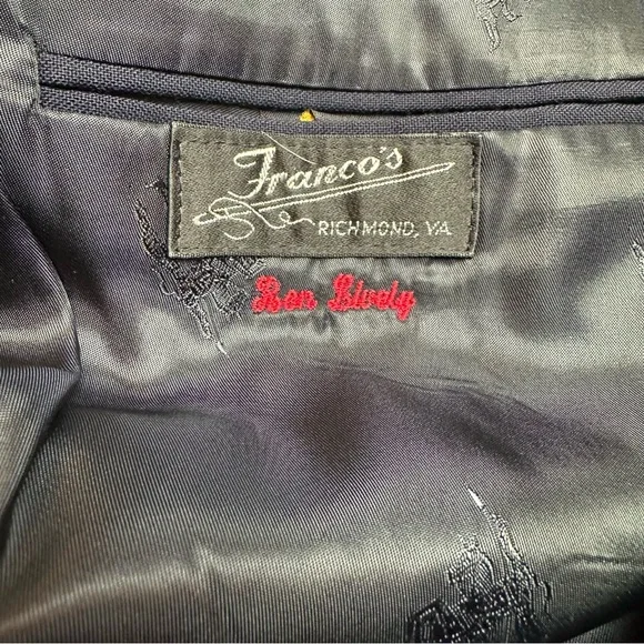 Burberry Heritage Navy Wool Blazer with Gold Buttons Late 90s–Early 2000s - Picture 11 of 11